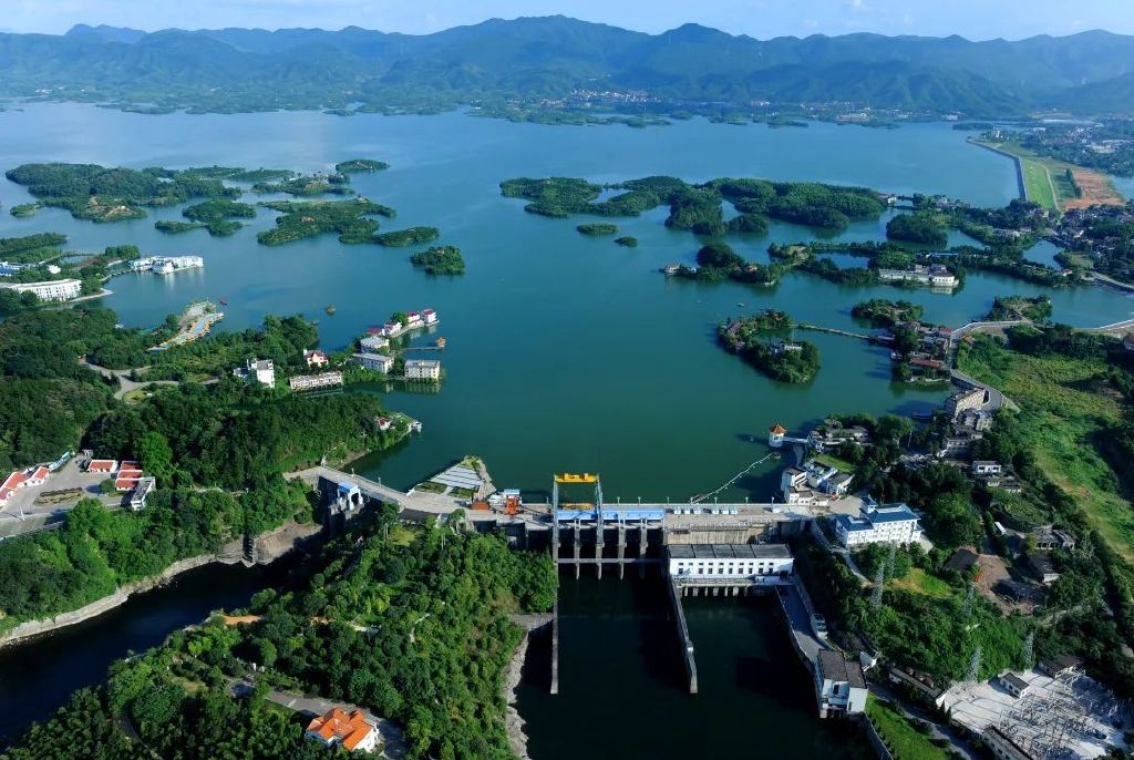 红色热土绿色发展，湖北谱写新时代发展新篇章